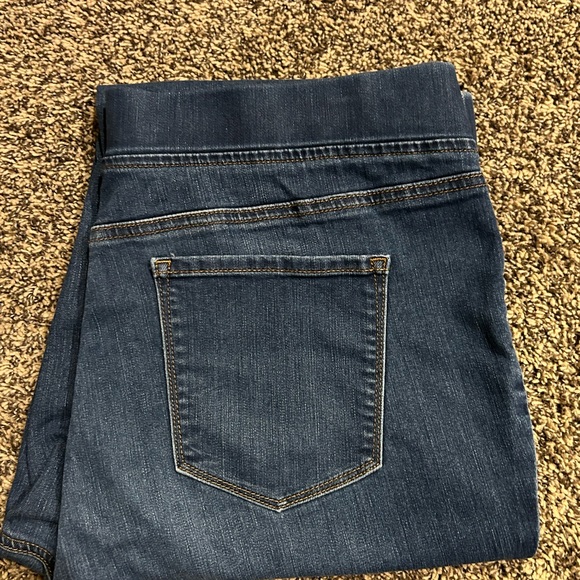 Talbots size 16 pull on denim flare crop pant - Picture 8 of 8